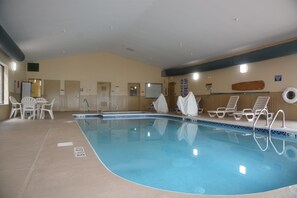 Indoor pool, pool loungers