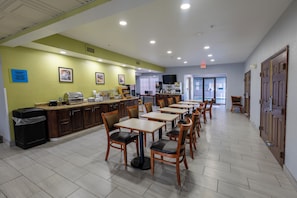 Free daily continental breakfast