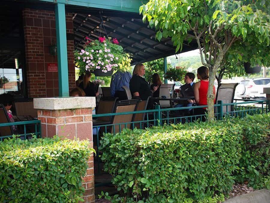 Serveert lunch en diner, Amerikaanse gerechten