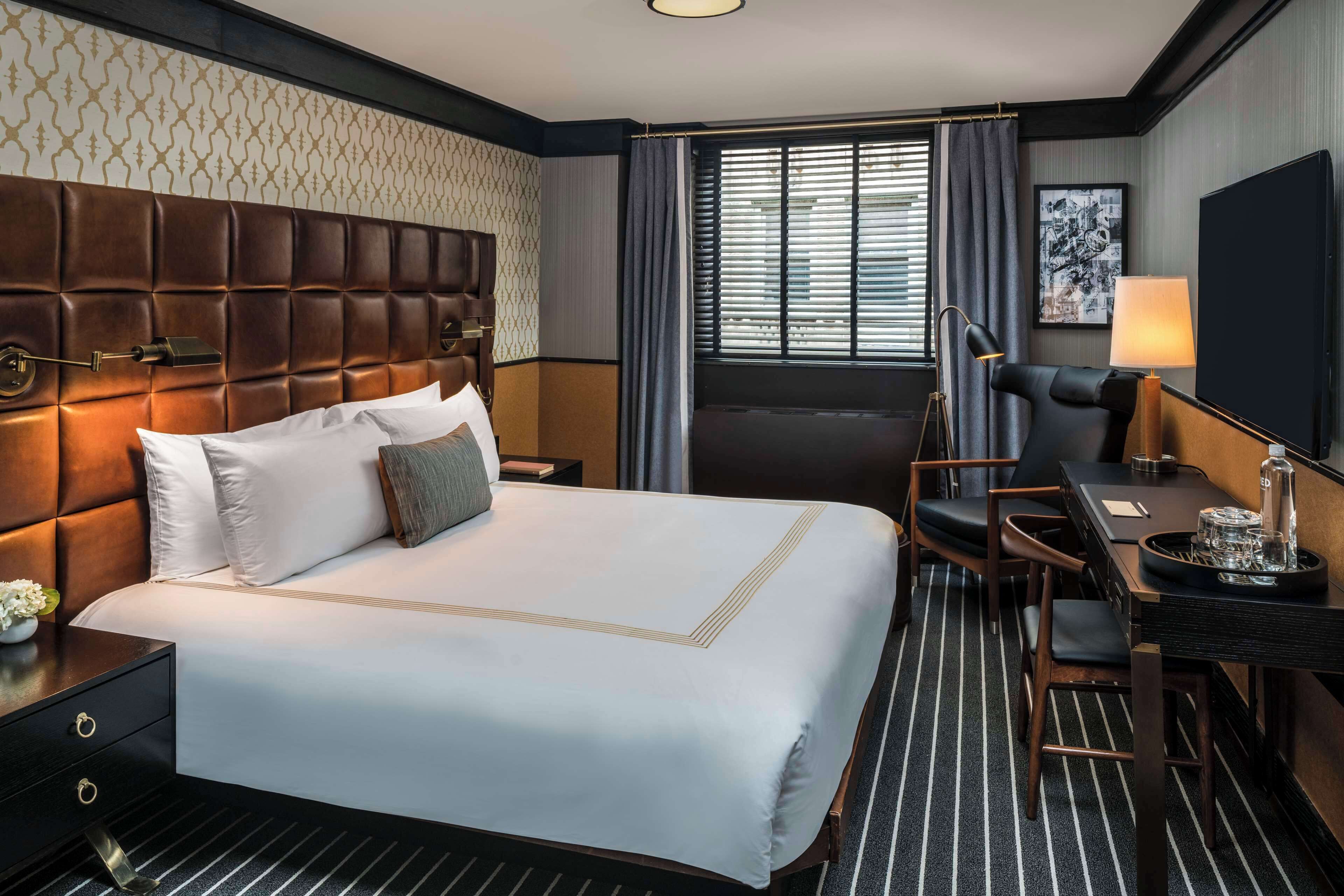 Habitació Deluxe, 1 llit de matrimoni gran | Roba de llit d'alta qualitat, cobrellits i minibar 