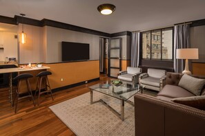 Premium Suite, 1 King Bed with Sofa bed | Premium bedding, down comforters, minibar, in-room safe