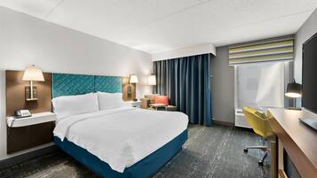 Sängtillbehör av högsta kvalitet, skrivbord och strykjärn/strykbräda