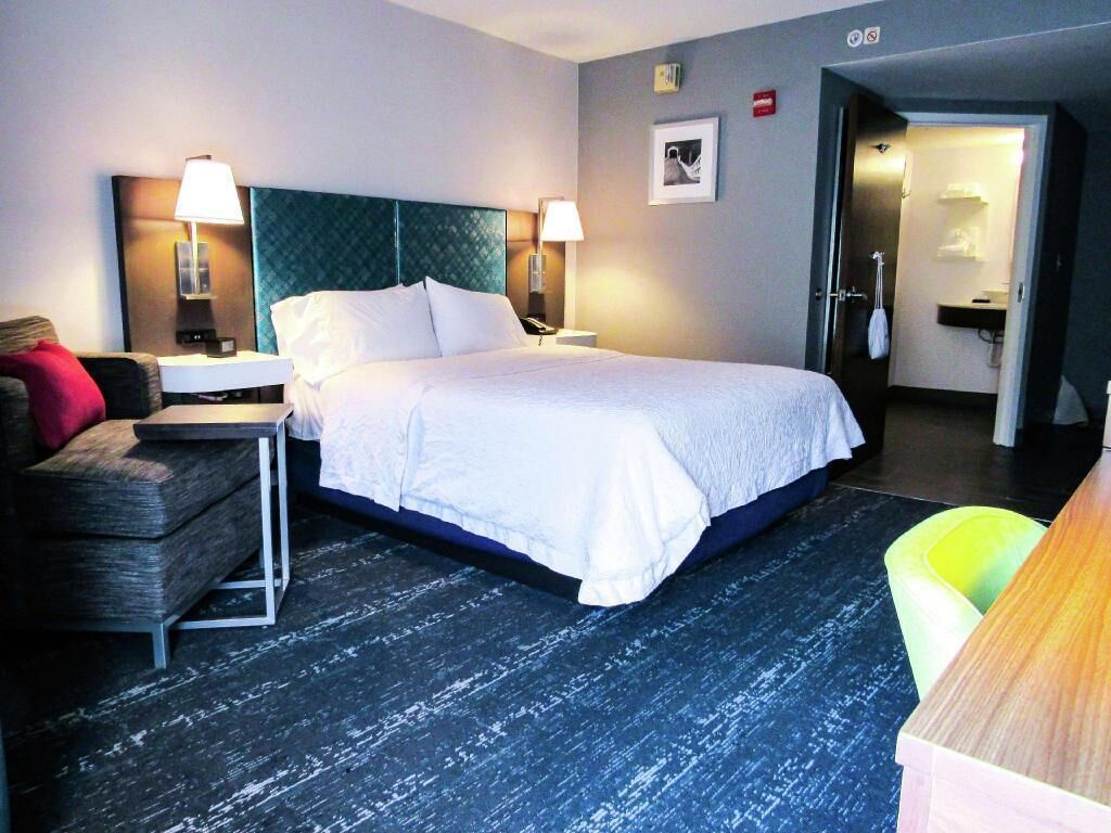 Premium bedding, desk, iron/ironing board, WiFi