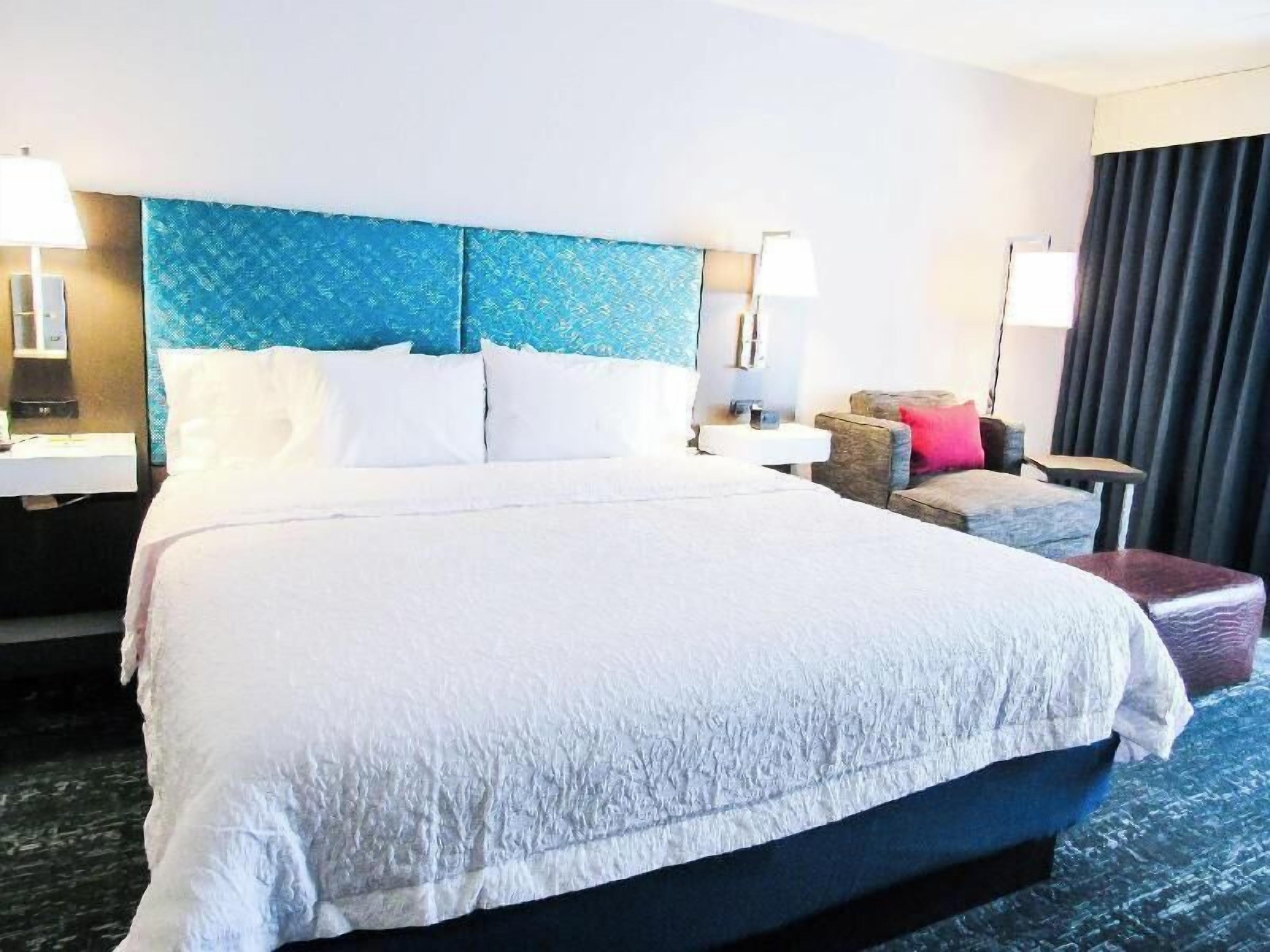 Premium bedding, desk, iron/ironing board, WiFi