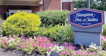Hampton Inn & Suites Newtown