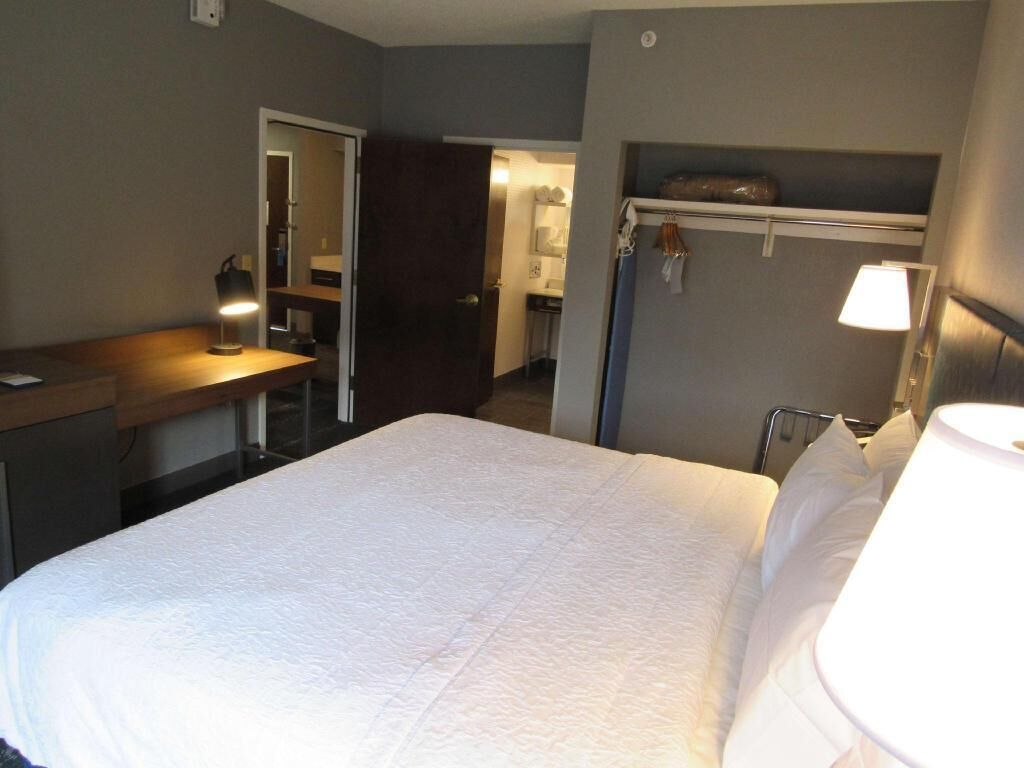 Premium bedding, desk, iron/ironing board, WiFi