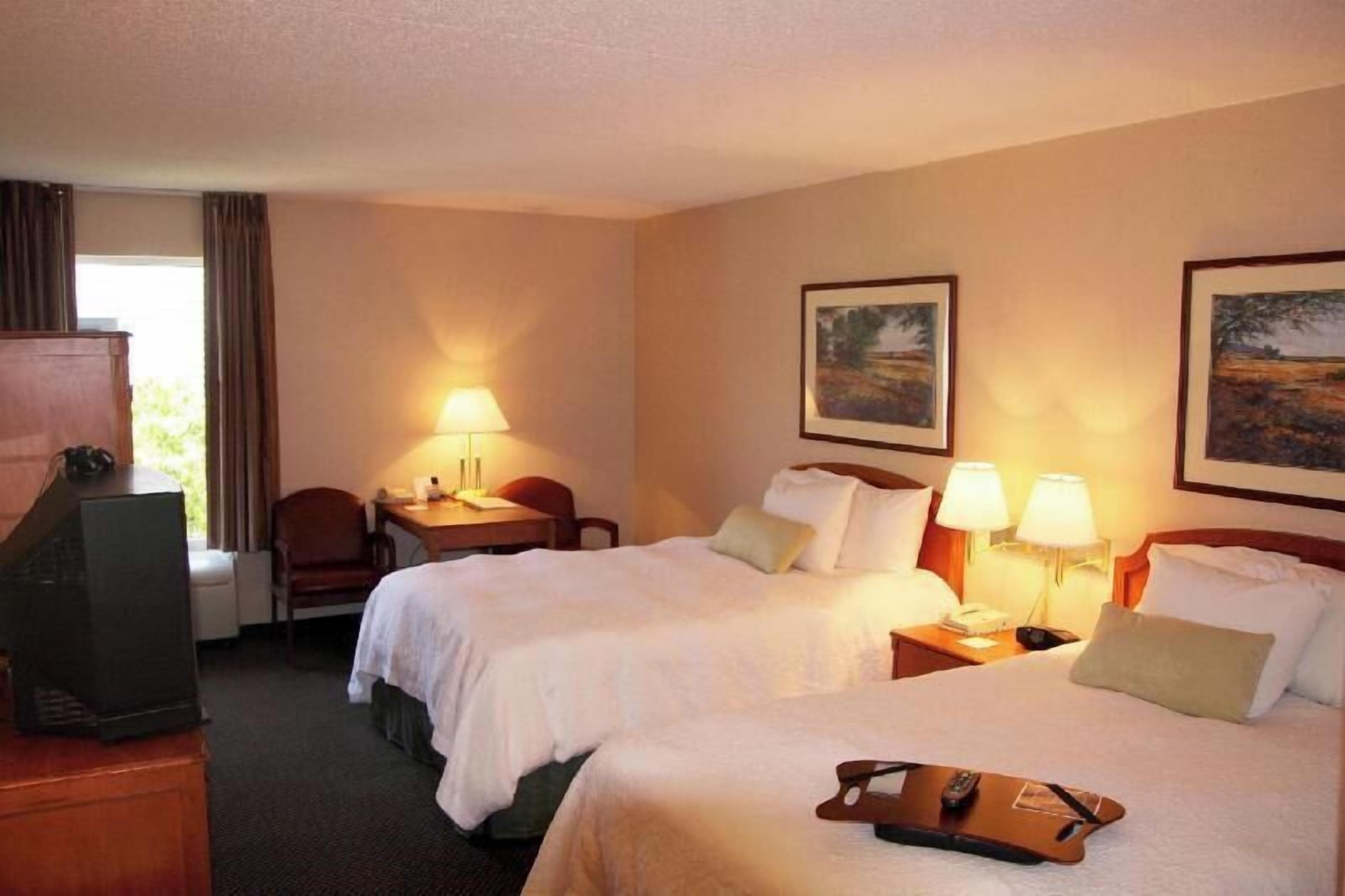 Premium bedding, desk, iron/ironing board, WiFi