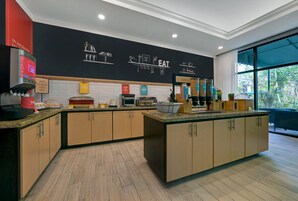 Desayuno buffet incluido todos los días 