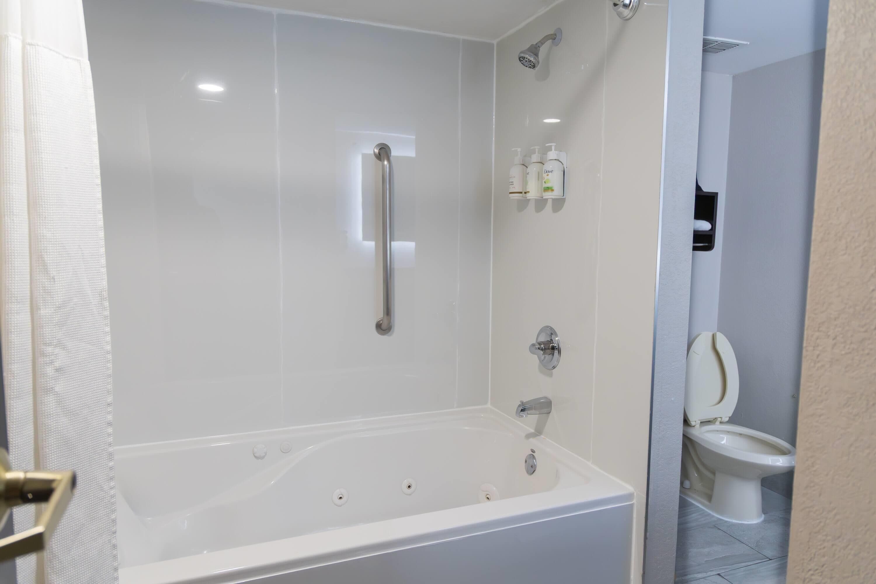Suite, 1 Bedroom, Non Smoking (1 King Bed) | Bathroom