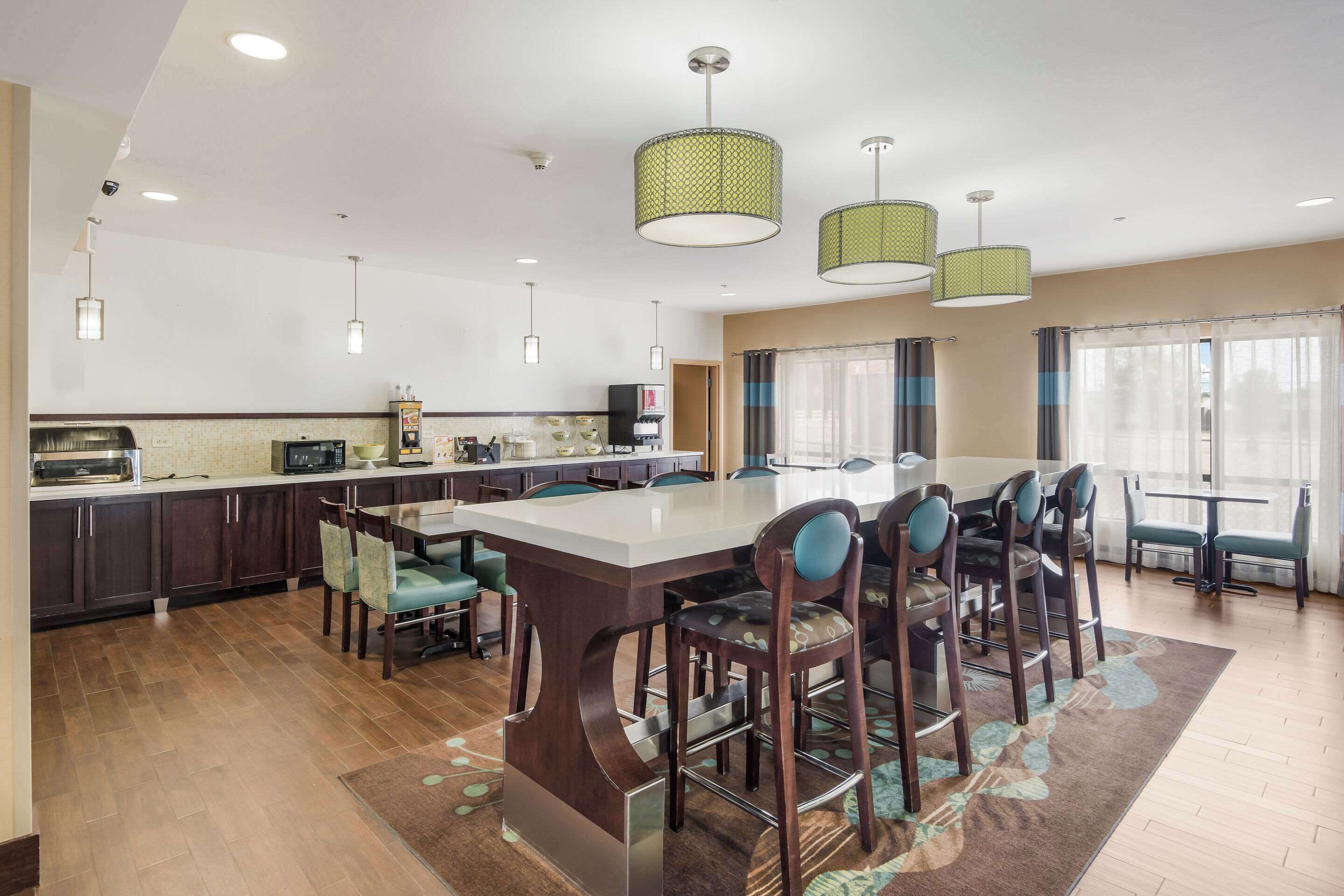 free daily on-the-go breakfast