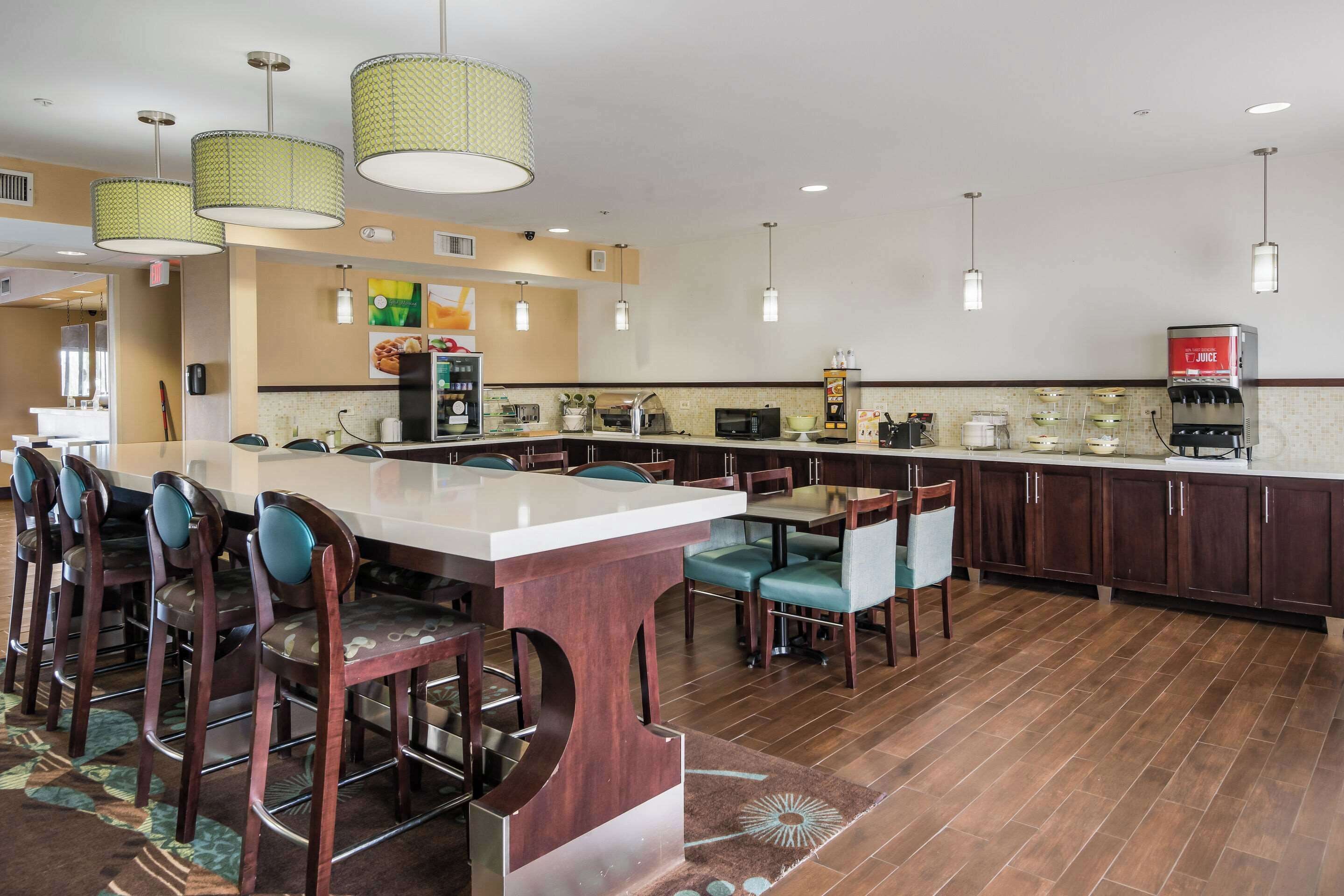 free daily on-the-go breakfast