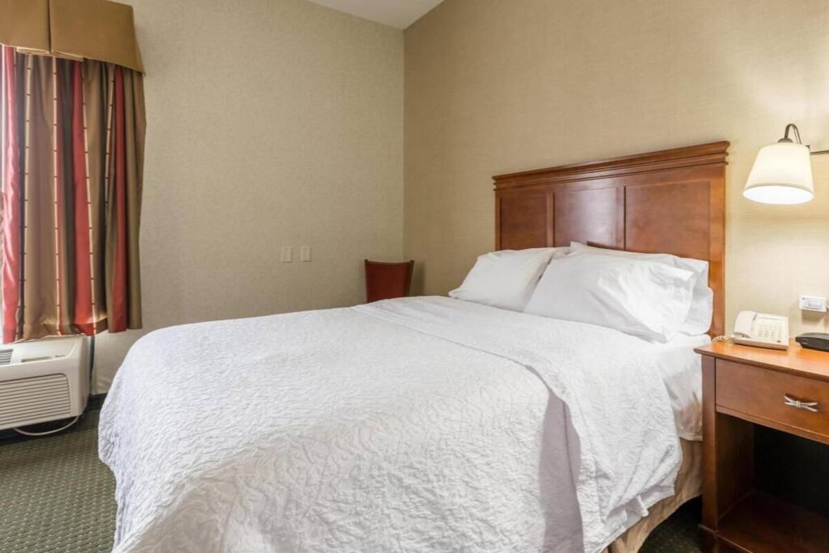 In-room safe, desk, laptop workspace, iron/ironing board