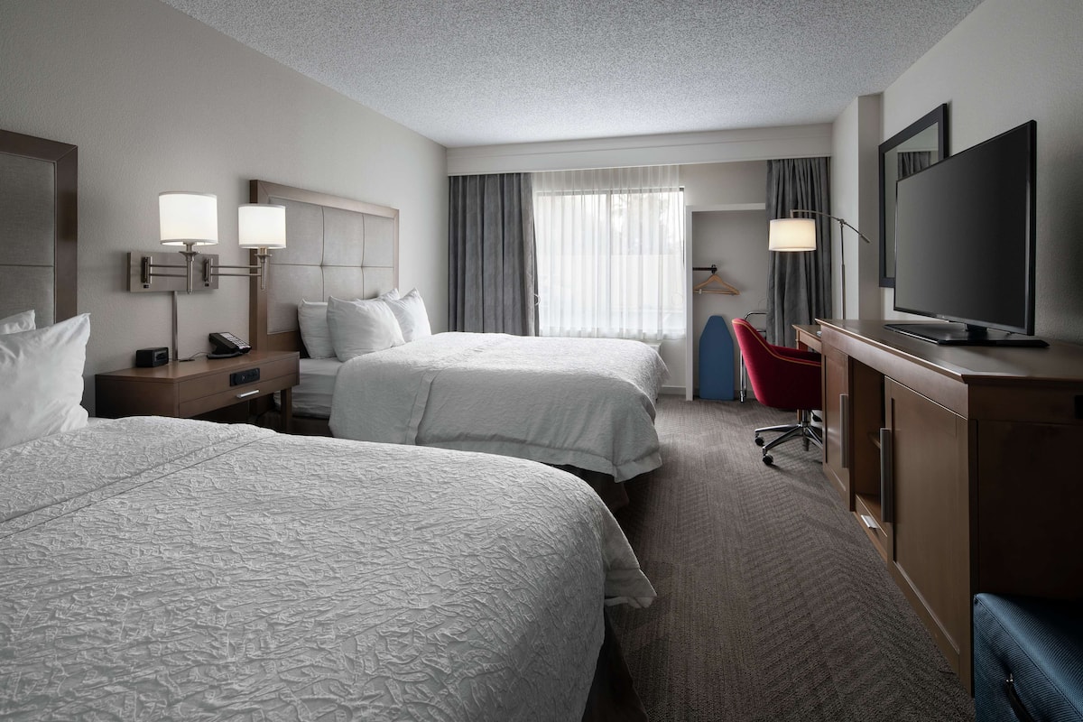 Room, Accessible, Non Smoking | 1 bedroom, premium bedding, desk, laptop workspace
