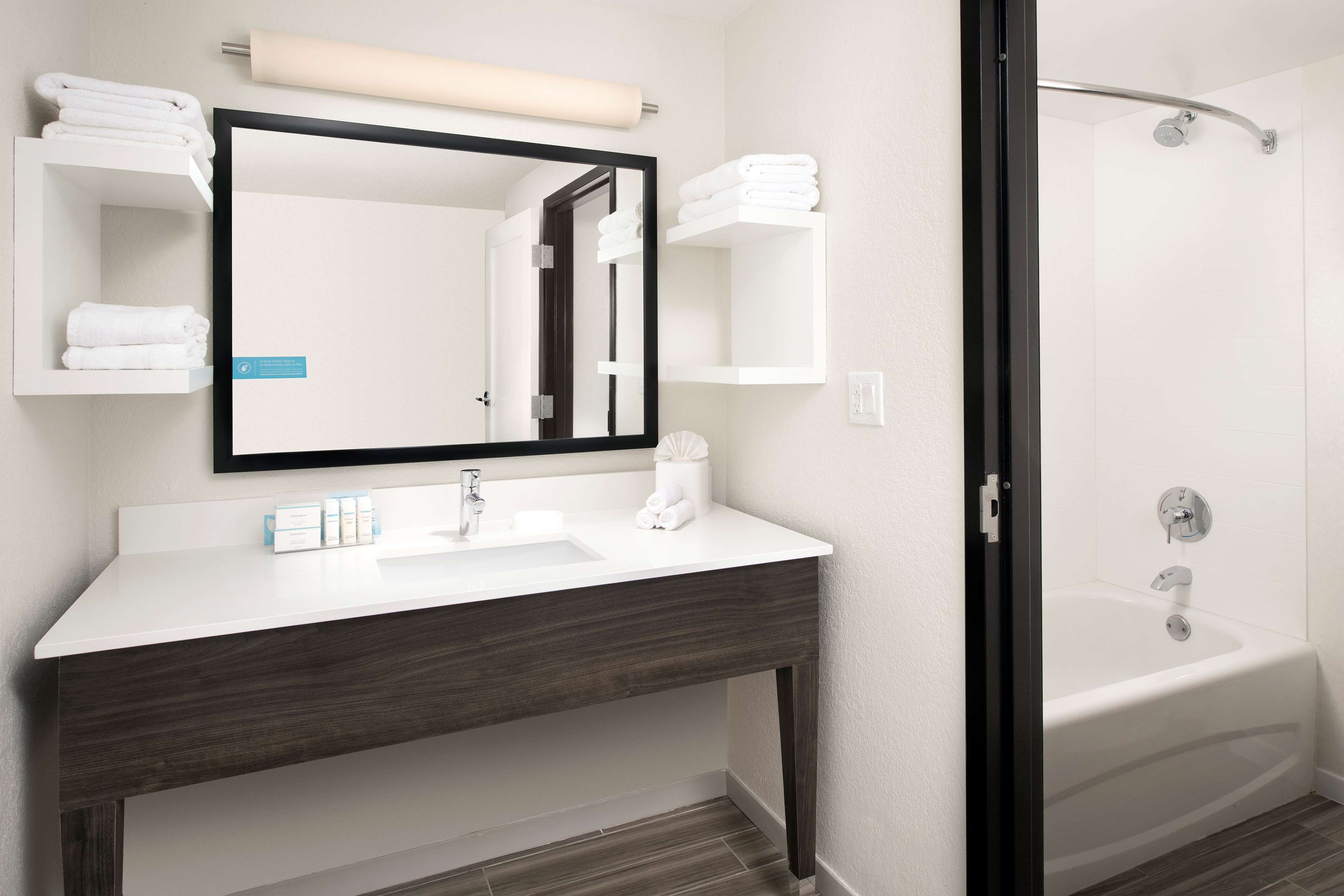 combined shower/bathtub, free toiletries, hair dryer, towels