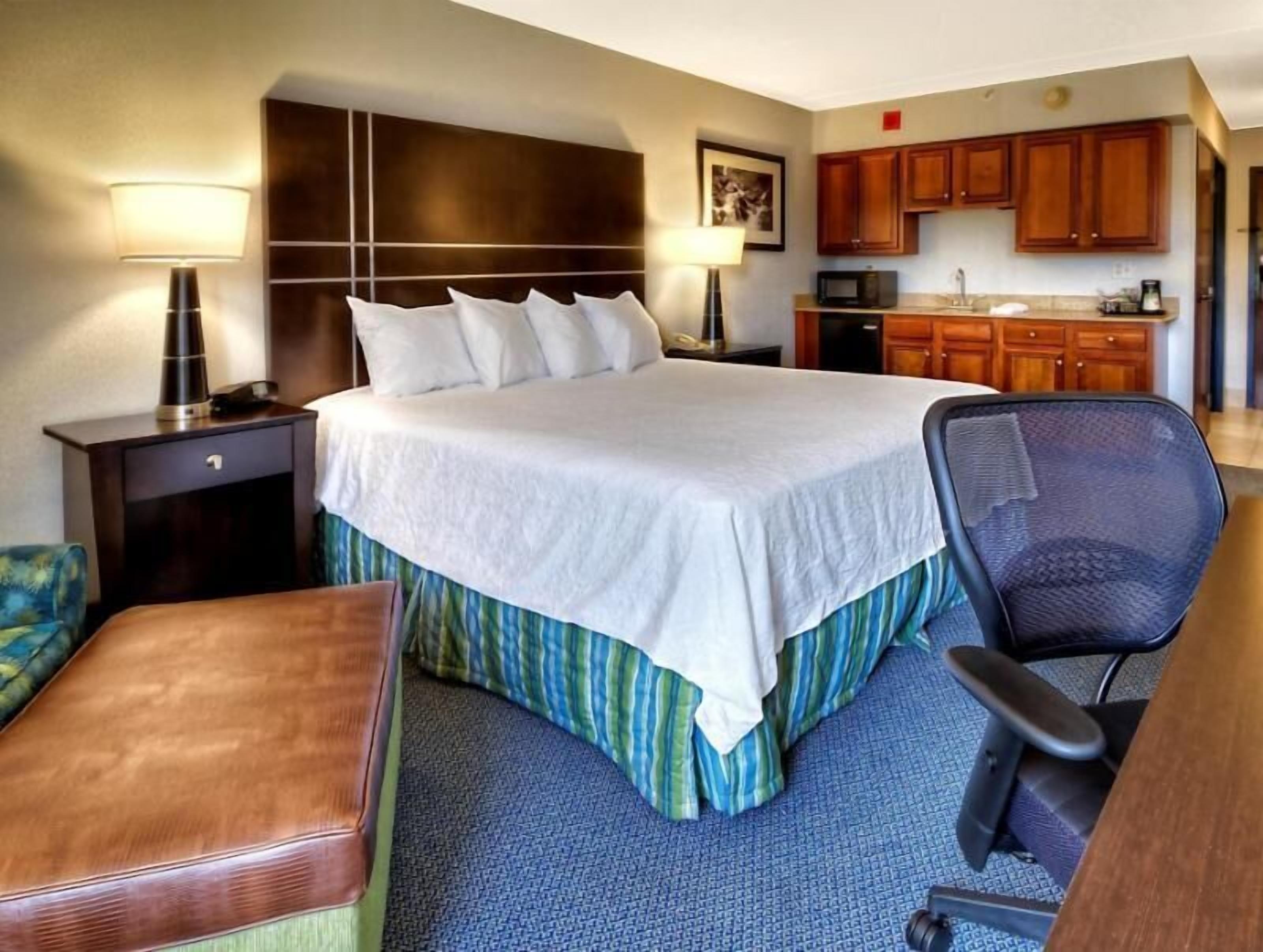 Desk, iron/ironing board, free cribs/infant beds, free WiFi