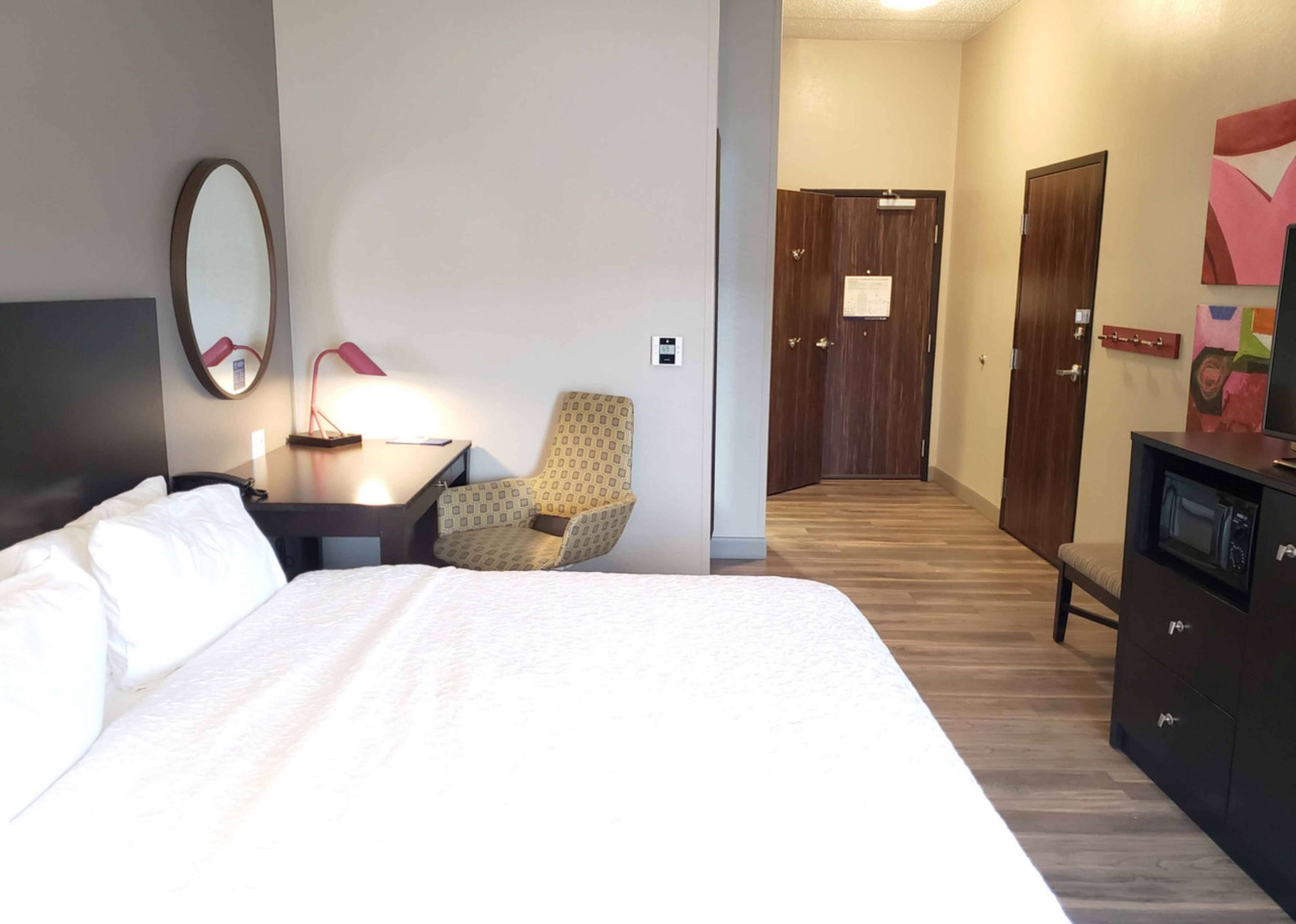 room, accessible, non smoking | desk, iron/ironing board, free cots/infant beds, free wifi