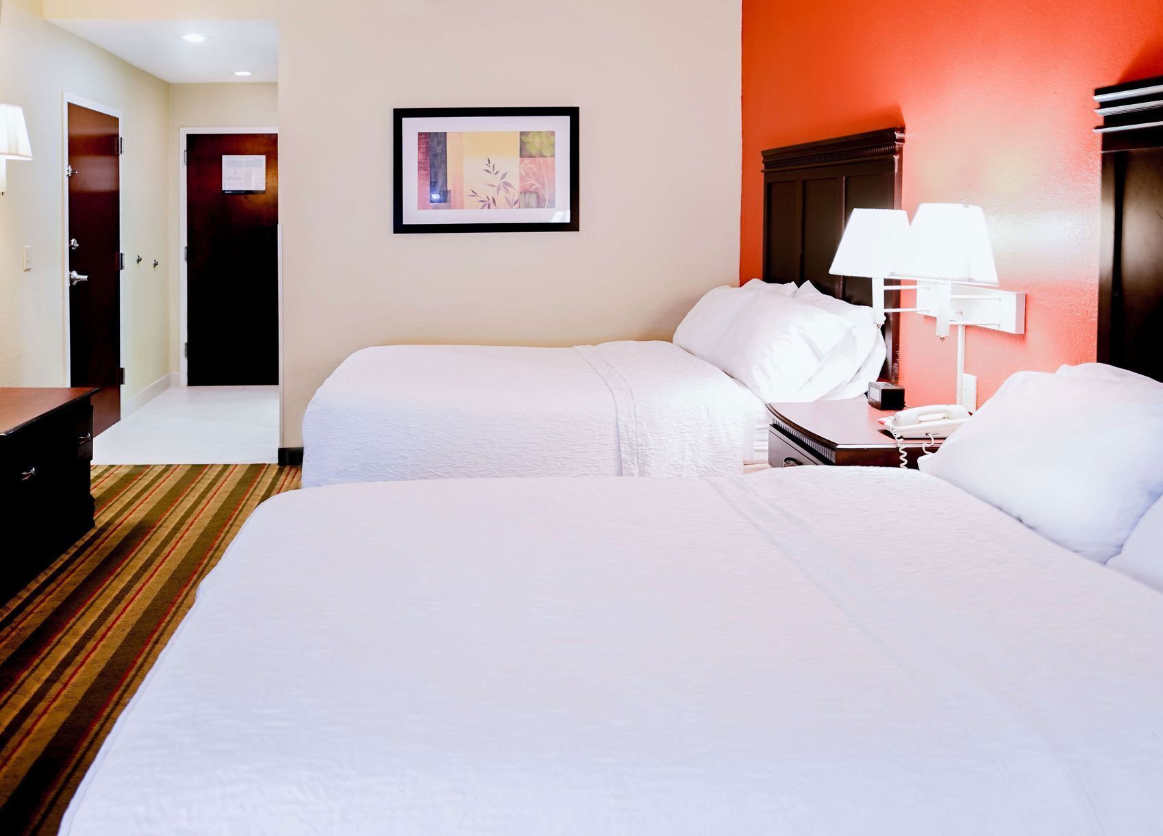 Premium bedding, in-room safe, desk, laptop workspace