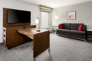 Deluxe Room, 1 King Bed with Sofa bed, Non Smoking (Parlor) | Premium bedding, in-room safe, desk, laptop workspace