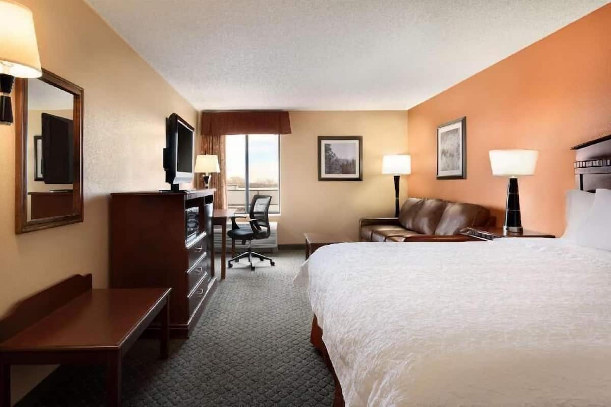 Individually furnished, laptop workspace, blackout drapes