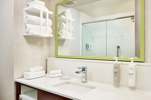 Free toiletries, hair dryer, towels, soap - Hampton Inn Longmont (Longmont)