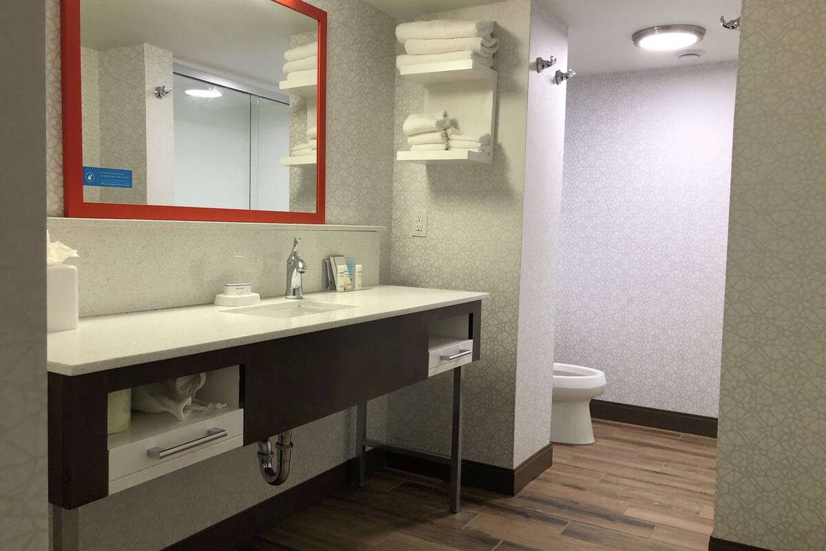 studio, 1 king bed, non smoking | bathroom | free toiletries, hair dryer, towels, soap