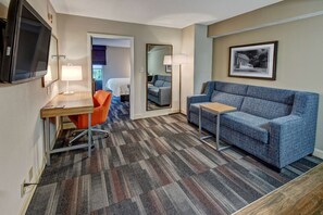 Suite, 1 King Bed with Sofa bed, Non Smoking | Premium bedding, minibar, desk, laptop workspace