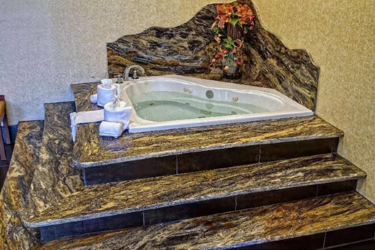 Badeværelse | Gratis toiletartikler, hårtørrer, håndklæder, Sæbe