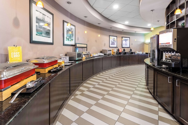 Desayuno buffet incluido todos los días