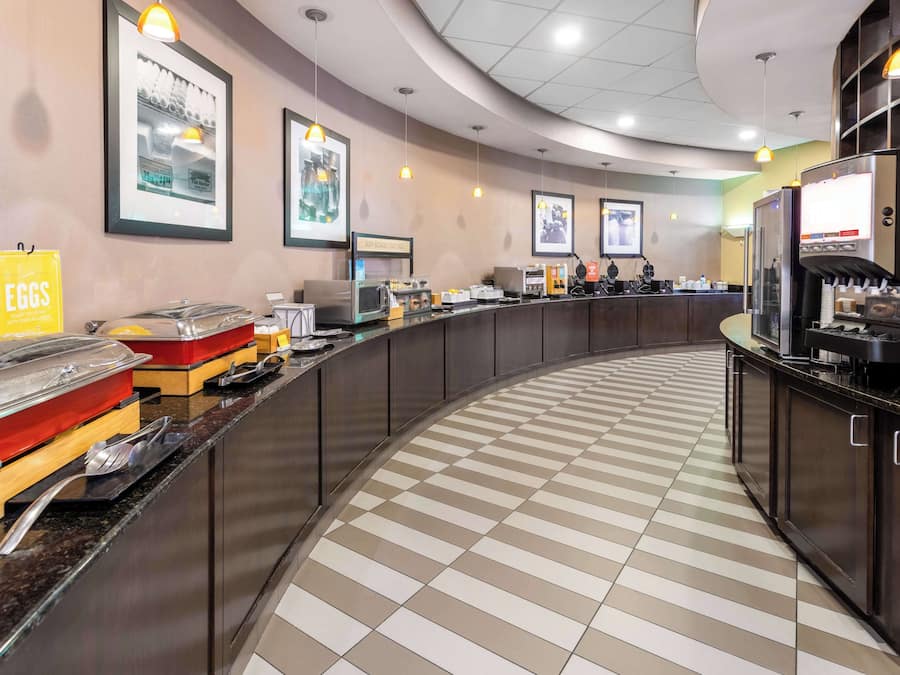 Petit déjeuner buffet compris tous les jours