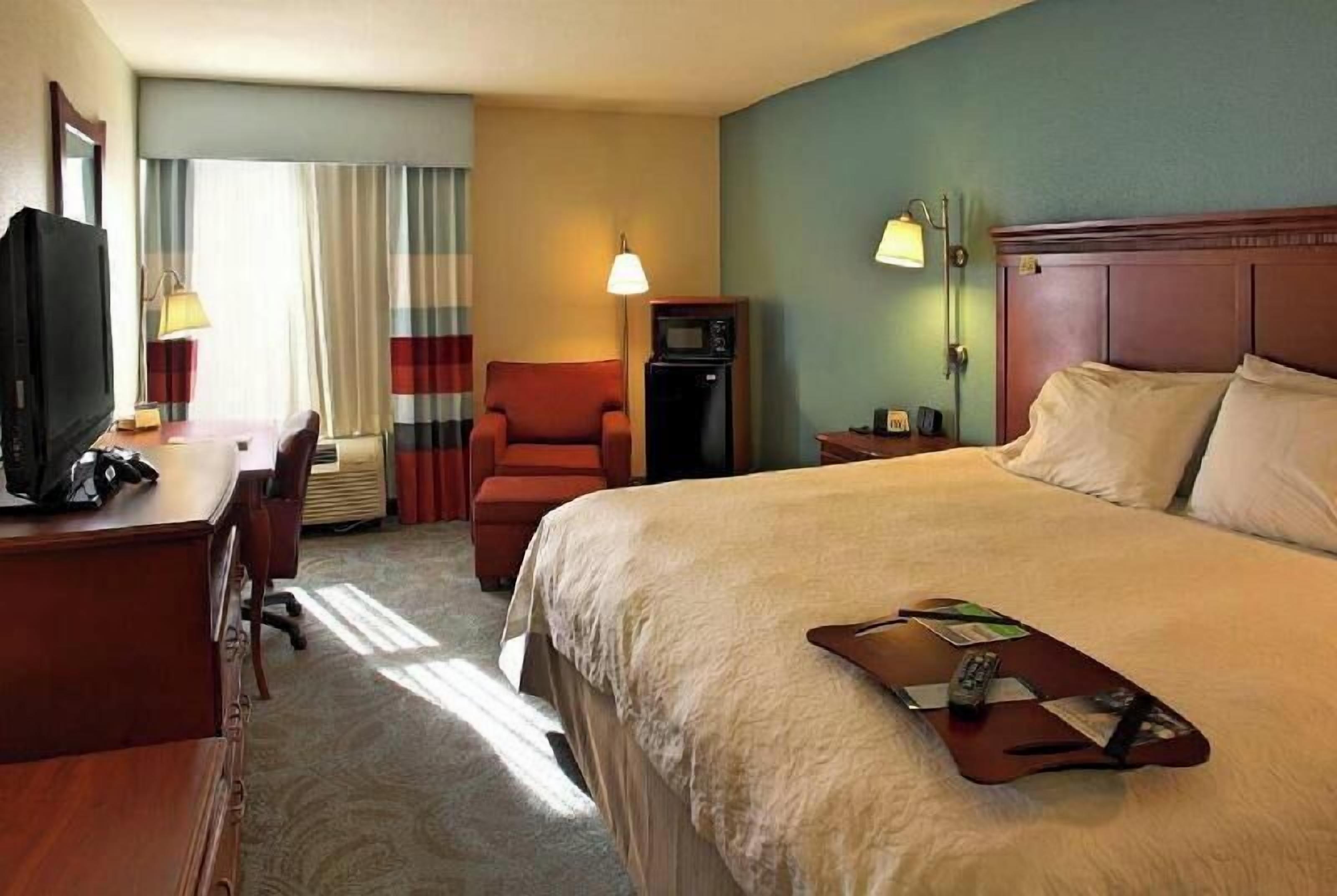 Pillowtop beds, individually decorated, individually furnished, desk