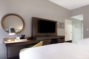 Two double beds non smoking | Pillowtop beds, individually decorated, individually furnished, desk