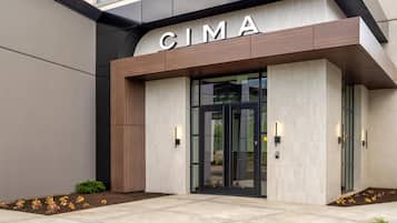 Breakfast, lunch and dinner served