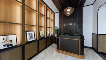 Breakfast, lunch and dinner served