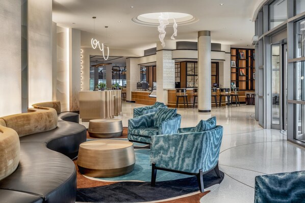 Lobby - Hyatt Centric Chicago O'Hare (Rosemont)