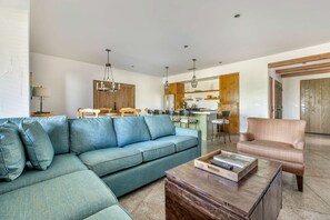 2 BEDROOMS CASITA WITH 2 KING BEDS | In-room safe, iron/ironing board, free WiFi, bed sheets
