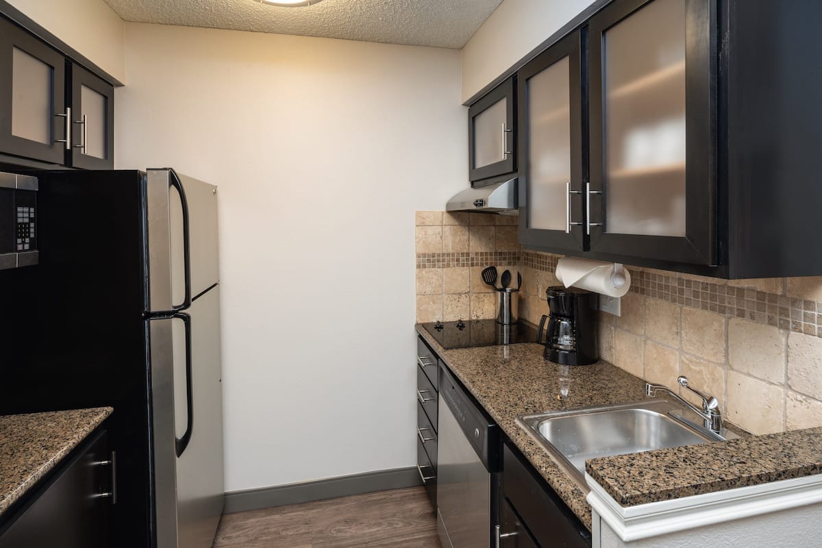 fridge, microwave, stovetop, dishwasher