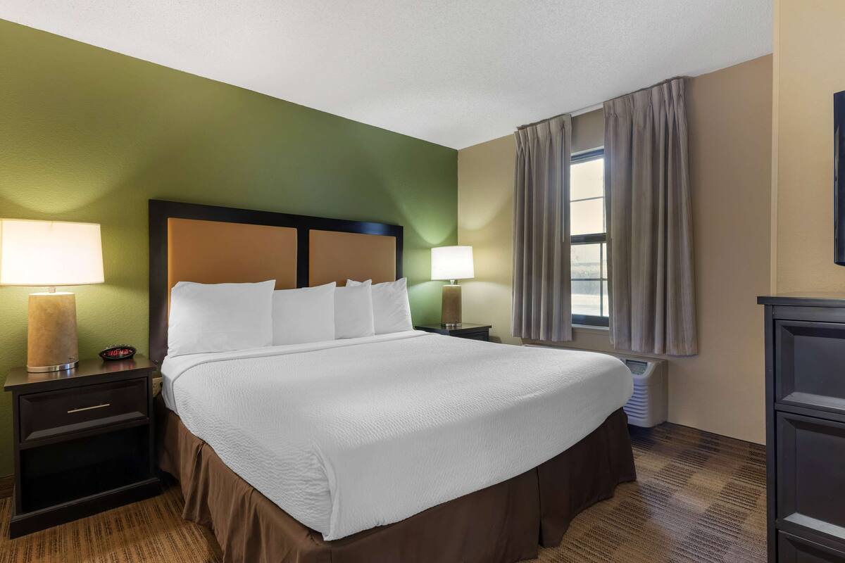 deluxe studio, 1 king bed with sofa bed, non smoking | desk, iron/ironing board, free wifi, bed sheets