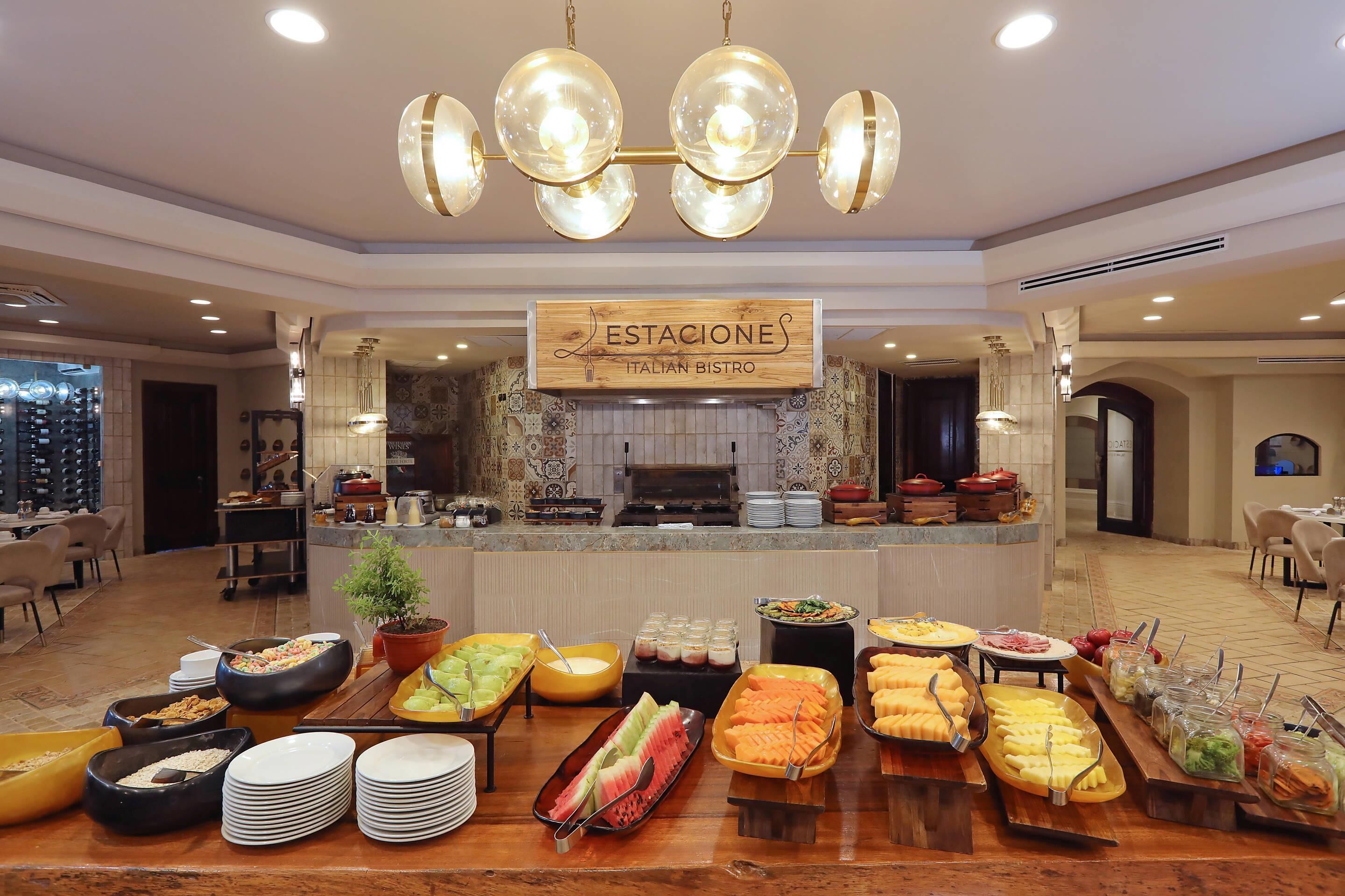 Petit déjeuner buffet compris tous les jours