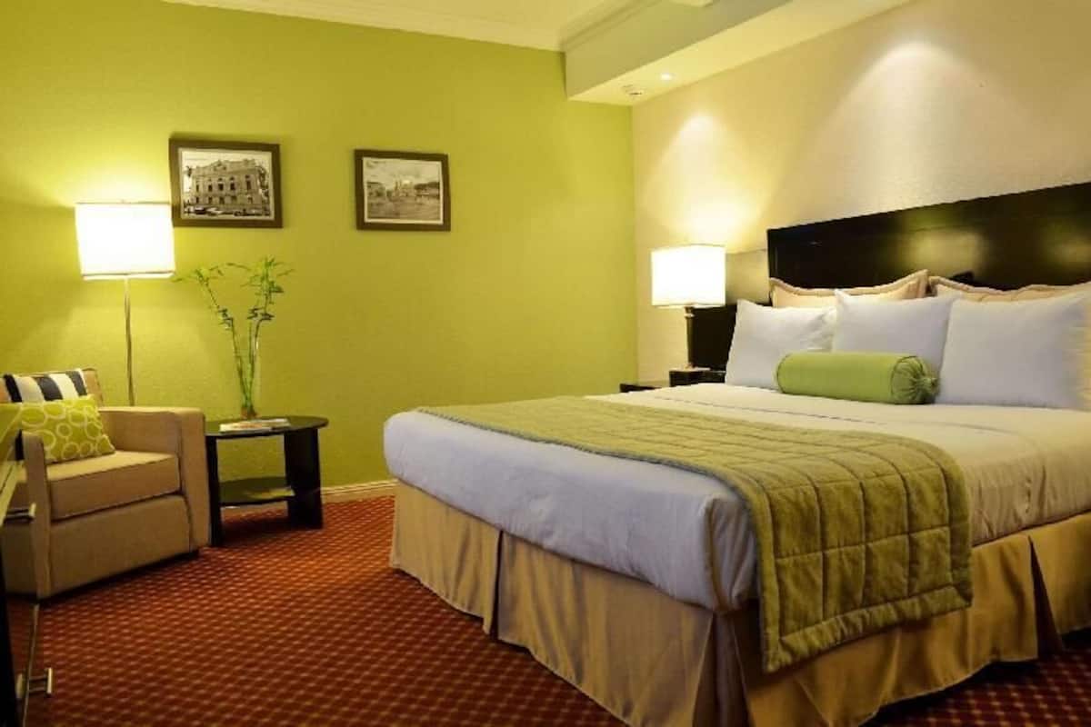 Egyptian cotton sheets, premium bedding, down comforters, pillowtop beds