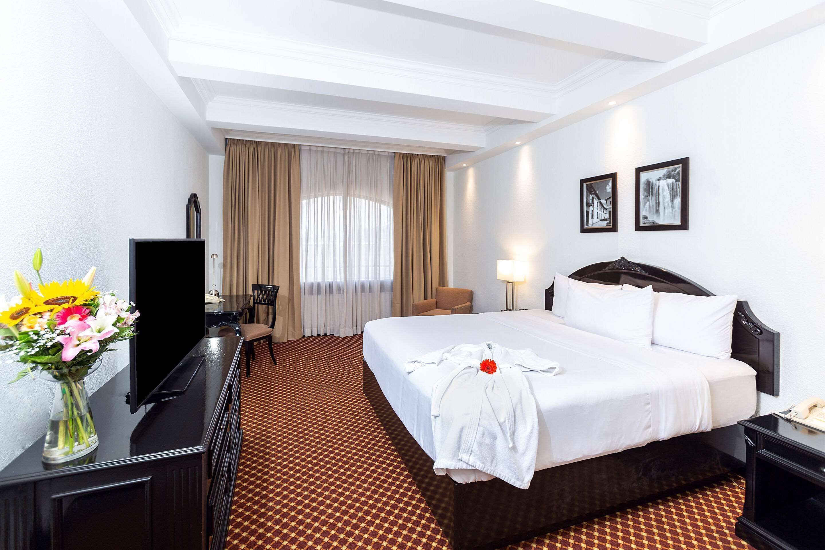 Egyptian cotton sheets, premium bedding, down comforters, pillowtop beds