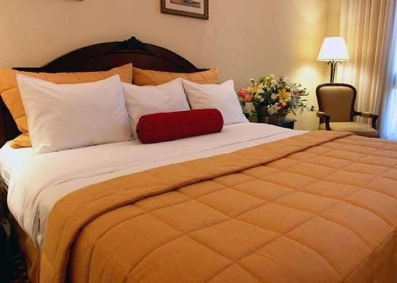 Egyptian cotton sheets, premium bedding, down comforters, pillowtop beds