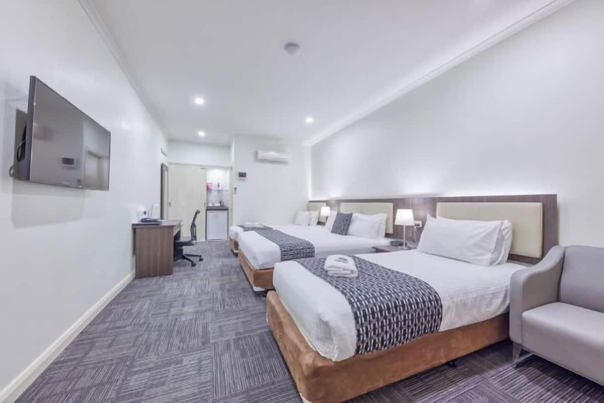Premium bedding, in-room safe, desk, soundproofing