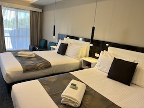 Zweibettzimmer (Corporate) | Hochwertige Bettwaren, Zimmersafe, Schreibtisch, schallisolierte Zimmer