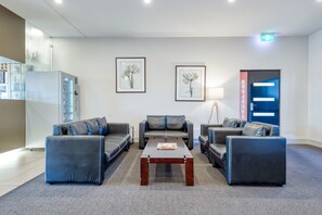 Lobby-Lounge