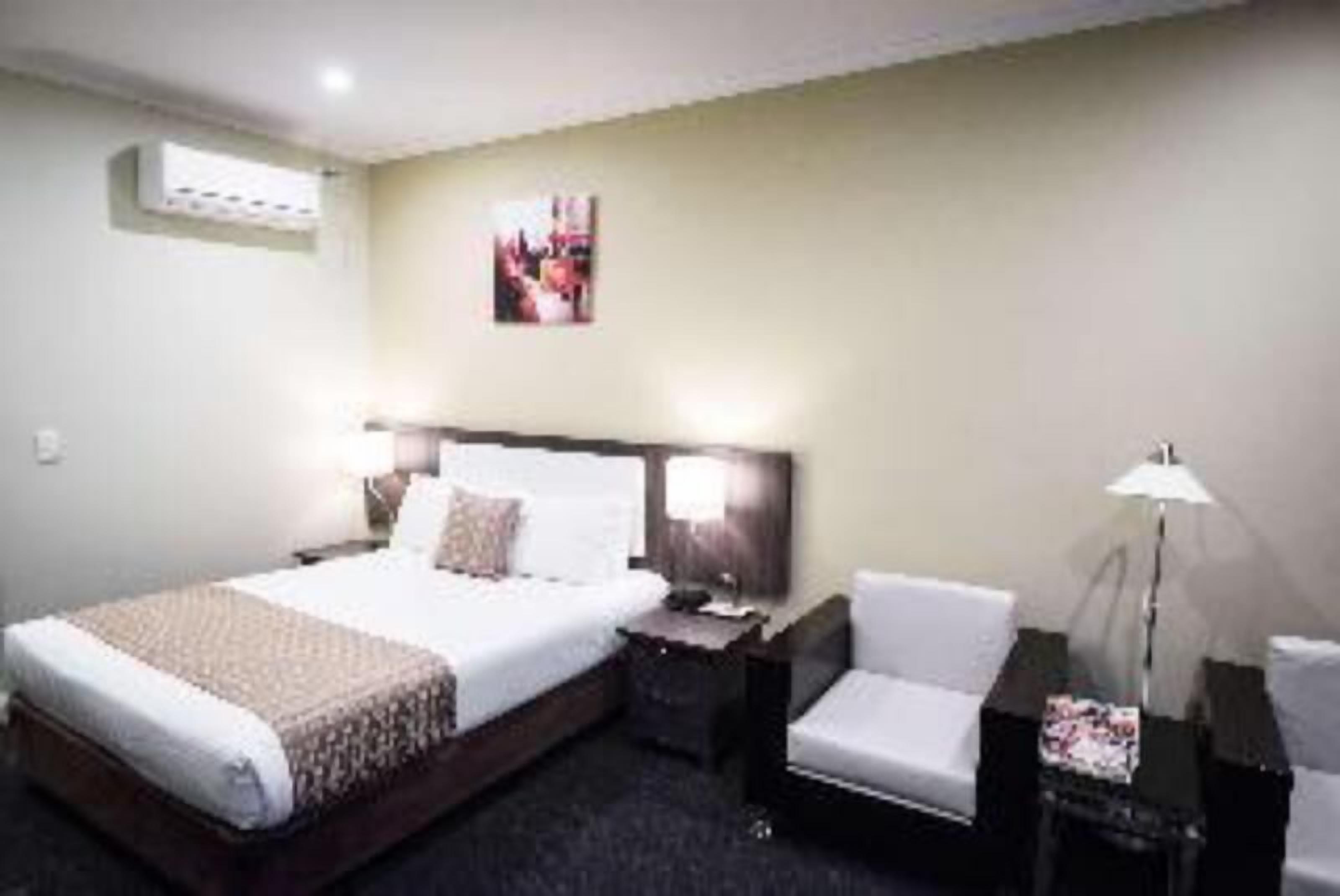 Premium bedding, in-room safe, desk, soundproofing