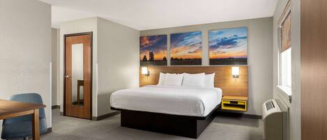 Suite, 1 King Bed, Non Smoking | In-room safe, desk, iron/ironing board, free WiFi