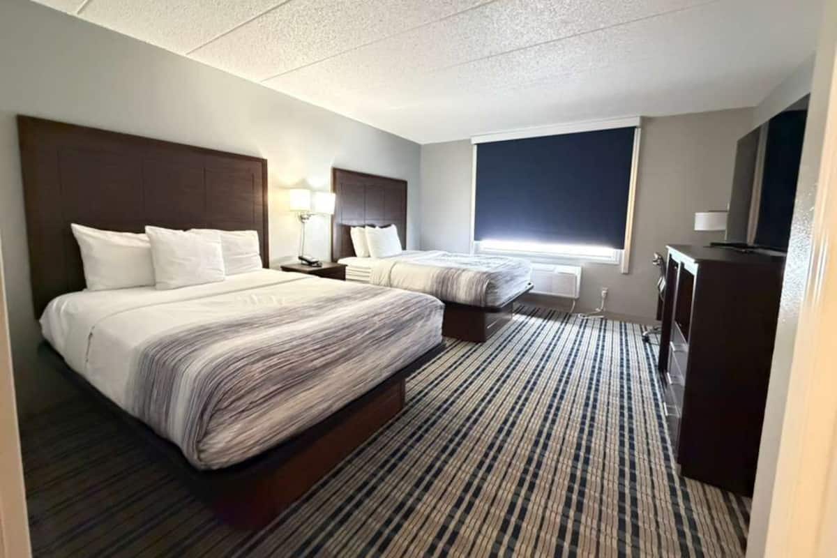 Pillowtop beds, desk, blackout drapes, soundproofing