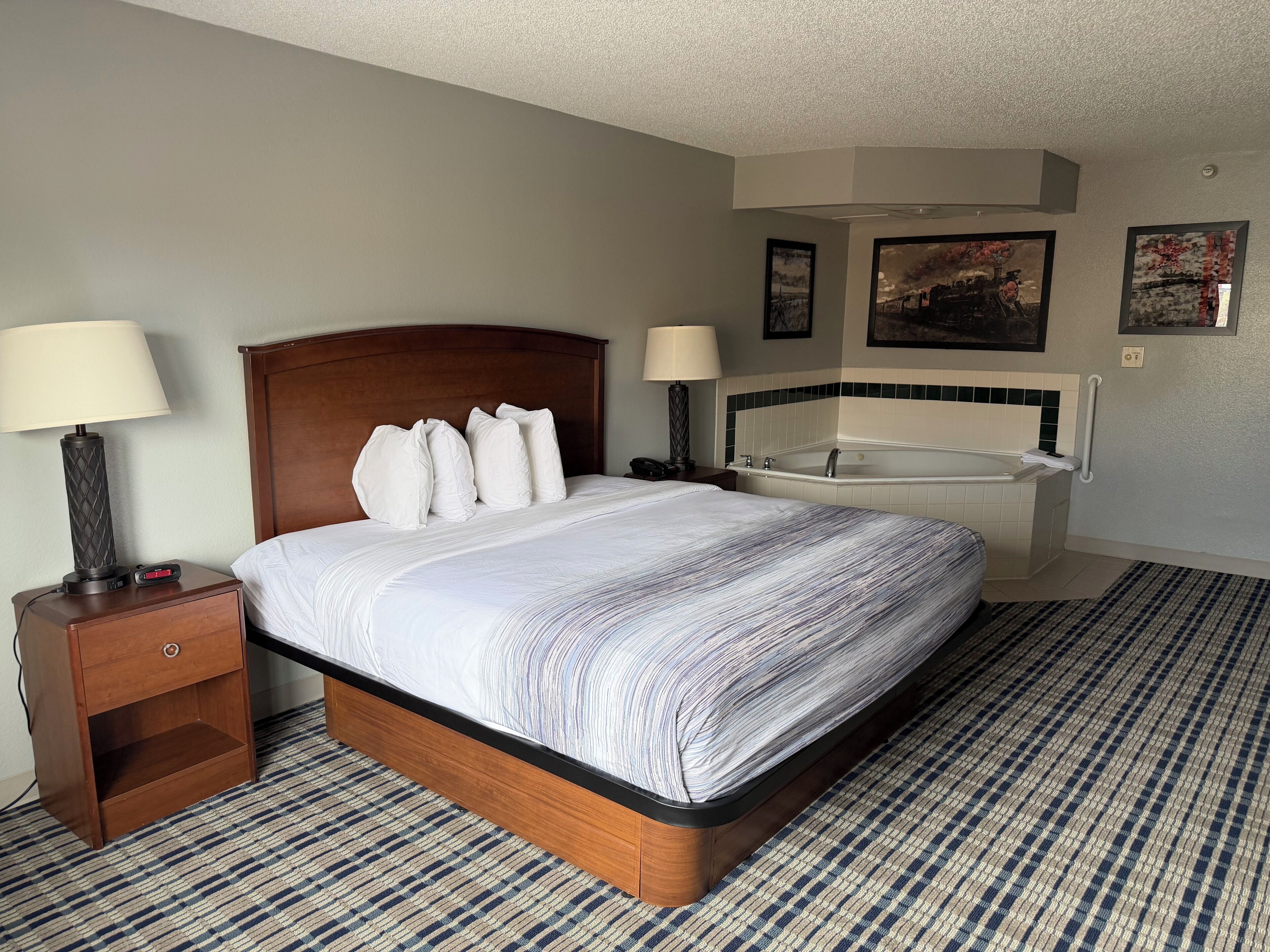 Studio Suite, 1 King Bed, Non Smoking | Pillow-top beds, desk, blackout curtains, soundproofing
