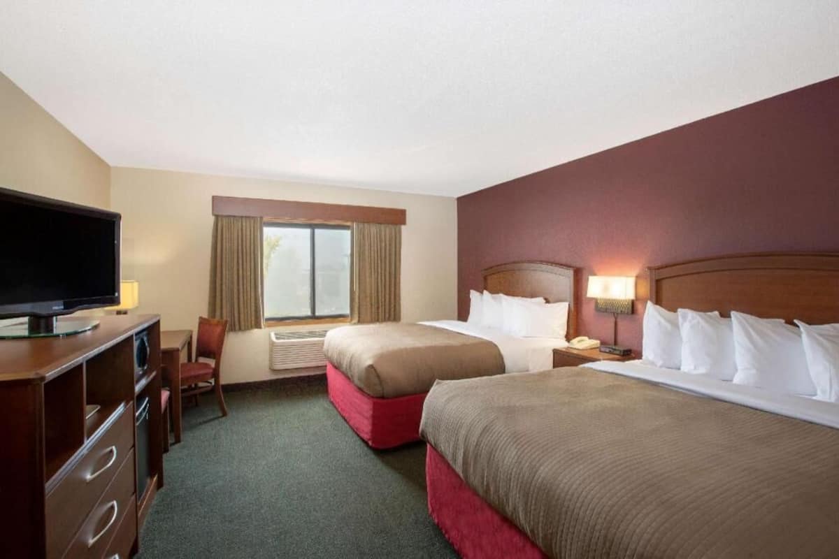 Pillowtop beds, desk, blackout drapes, soundproofing
