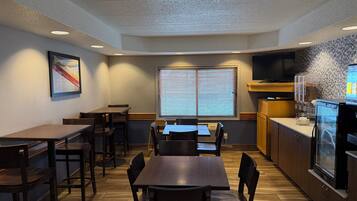 Free daily continental breakfast